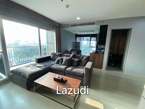 66 sqm modern 2 bed condo at Life Ratchadapisek Huai Khwang Bangkok