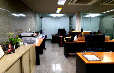 Office for rent Phaya Thai : Office for rent, Phahonyothin Place Building. With furniture