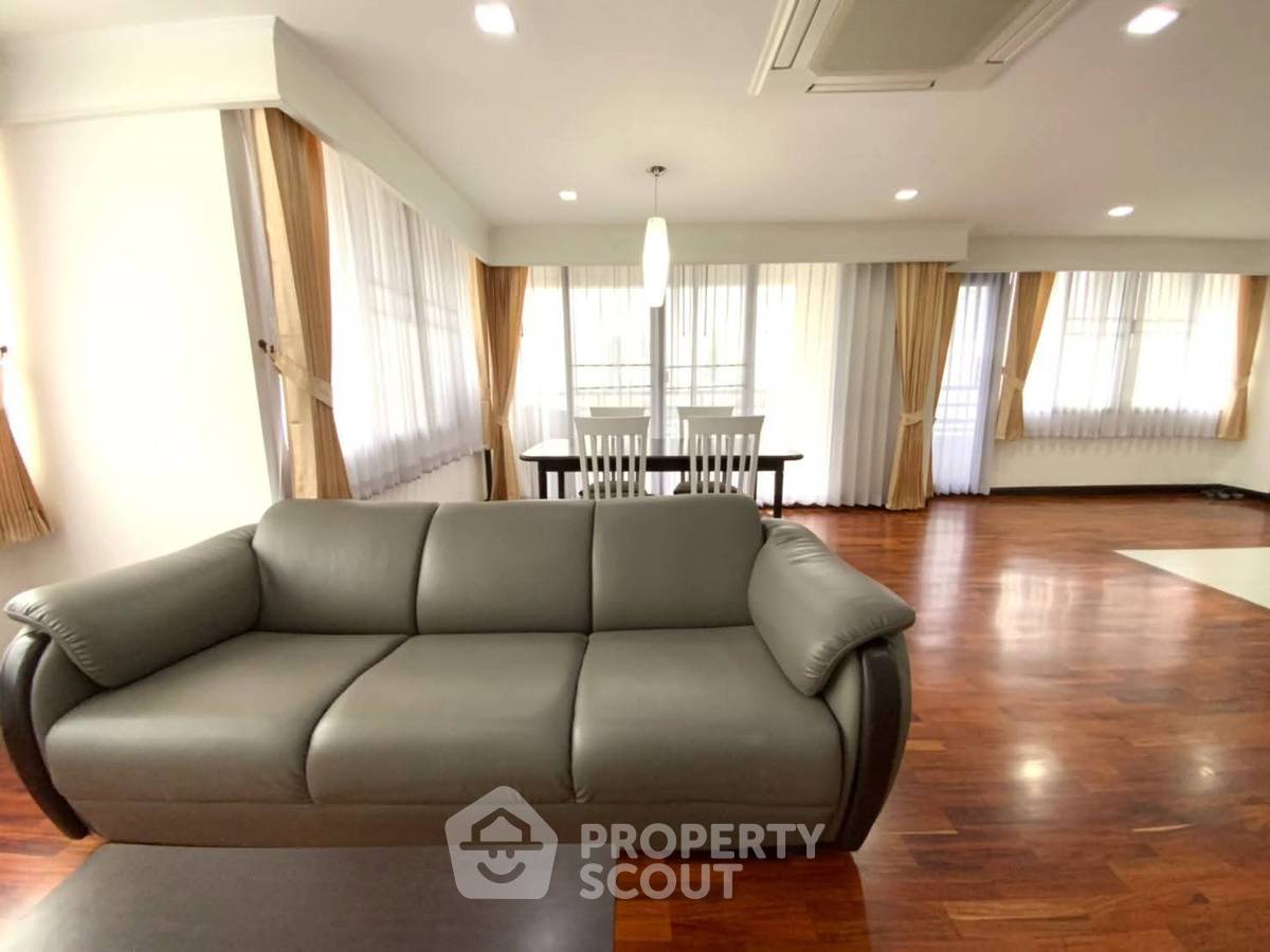 picture 2-BR Condo at Acadamia Grand Tower near BTS Phrom Phong (ID 2576411) - 5/10