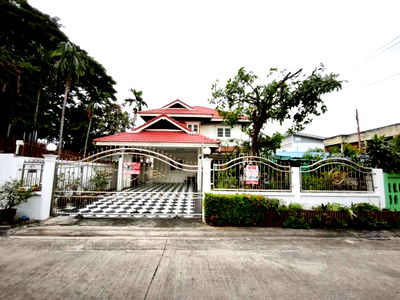 Houses for sale Ministry of Commerce Nontha Buri : Urgent Sale! Large 2-Storey Detached House, Prime Location Land area 72 sq.wah Tha Sai, Mueang Nonthaburi, Nonthaburi