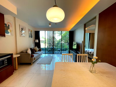 Condos for sale : For sale siamese 39 conner unit 2 bedroom east facing with balcony price 7.5 mb only