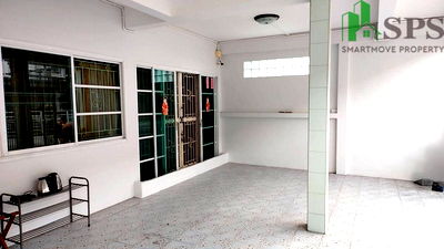 เช่าทาวน์โฮม กรุงเทพมหานคร : ให้เช่า ทาวน์โฮมขนาดใหญ่ ทำเลอุดมสุข (SPSSR31)