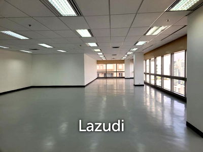 Office for rent เทเวศร์ : 183 sqm Office for Rent at Sermmit Tower Sukhumvit Asoke Bangkok