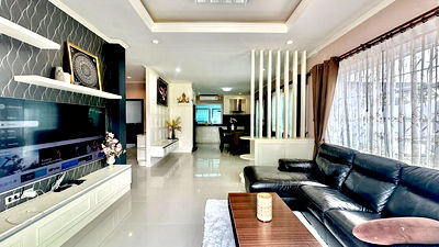 Houses for sale Bang Lamung Chonburi : Urgent Sale Detached House 4 Bedrooms East Pattaya