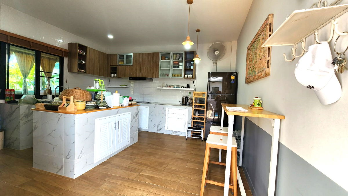 picture Two-story pool villa for rent with 3 bedrooms,3 toilets and 1 kitchen. - 8/24