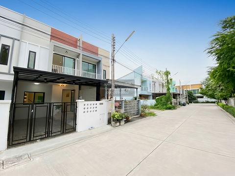 For Sale Townhouse/Townhome , Merit Grand Donmuang , newly renovated , Si Kan , Don Mueang , Bangkok , CX-143115 ✅ Live chat with us ADD LINE @connexproperty ✅