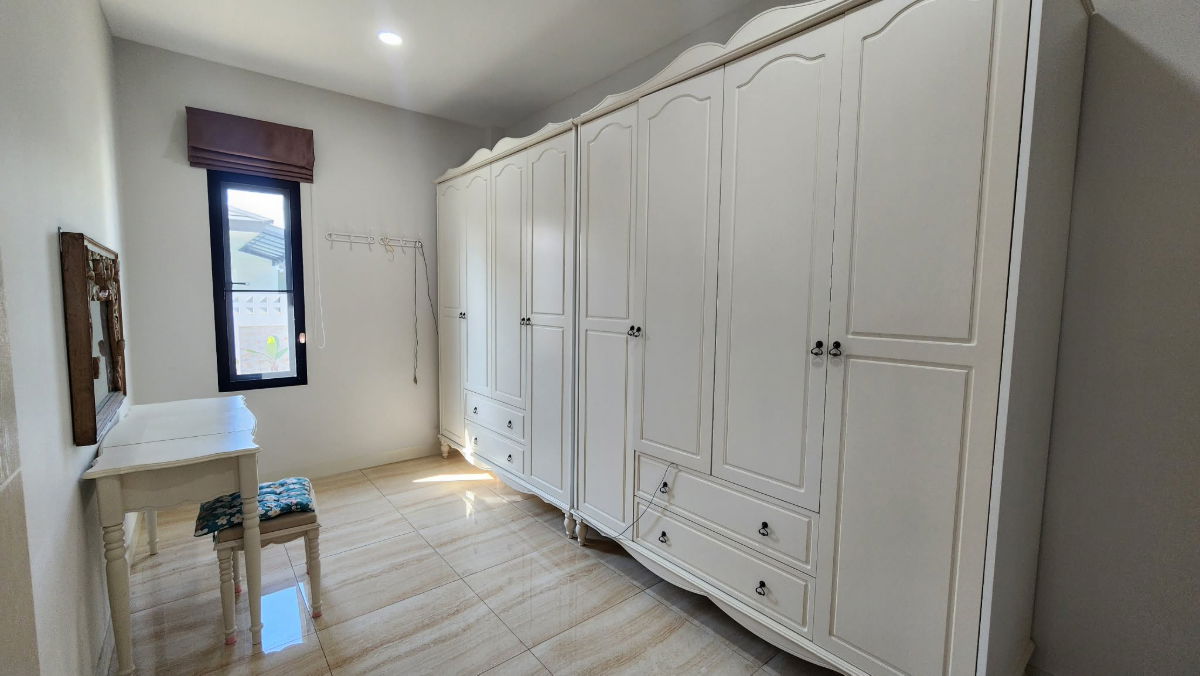 picture Two-story pool villa for rent with 3 bedrooms,3 toilets and 1 kitchen. - 12/24