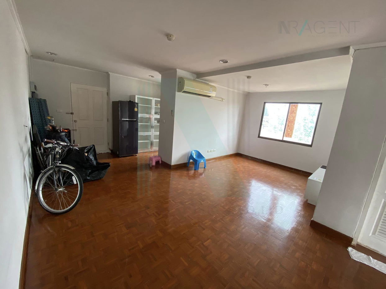 picture For Sell Condo SATHORN SUITE Building 1, Floor 6,1 bed room, Room size 69.00 sqm - 6/8