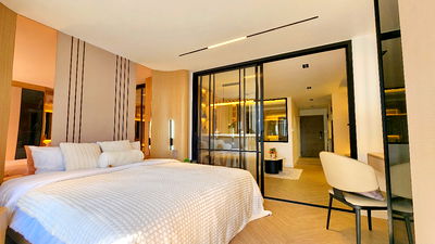 Condos for sale 700 Year Sports Arena Chiang Mai : Prime Nimman Condo | Renovated  fully furnished room | Large room 42.7 sqm 1BR Next to MAYA | Foreign Quota