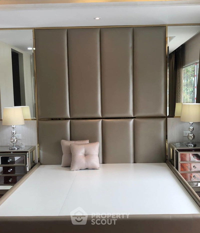 picture 3-BR Condo at Regent On The Park 3 Condominium near MRT Phetchaburi (ID 1225754) - 10/12