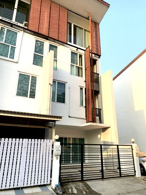 เช่าทาวน์โฮม ถนนแจ้งวัฒนะ : Furnished Townhouse for Rent 19,000 THB. per month