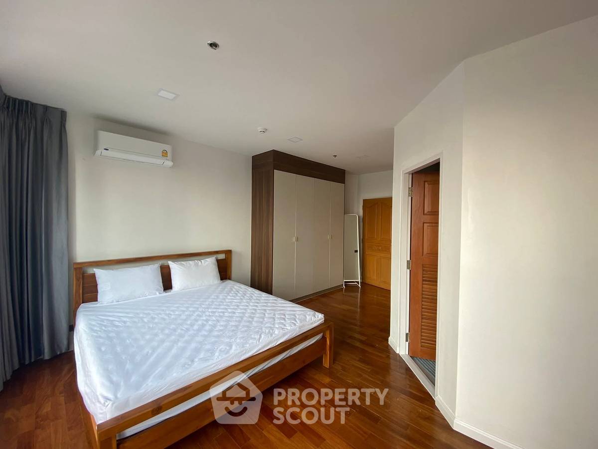 picture 2-BR Condo at Pathumwan Resort near BTS Phaya Thai (ID 2578442) - 5/9