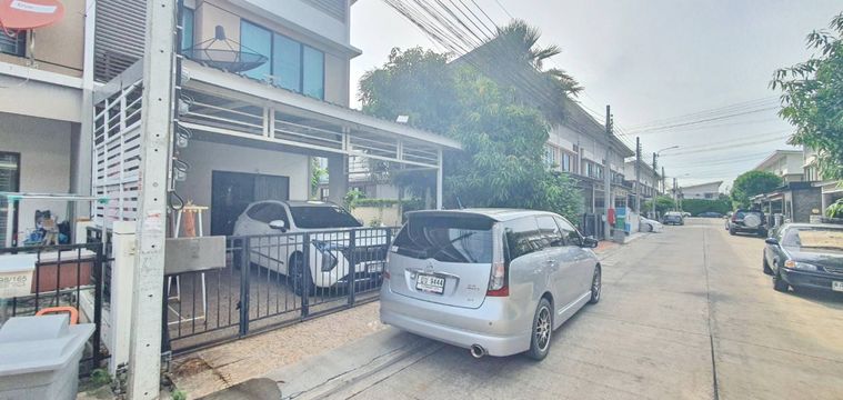 ให้เช่า ทาวน์ เฮ้าส์ โมดิวิลล่า บางบัวทอง หลังมุม