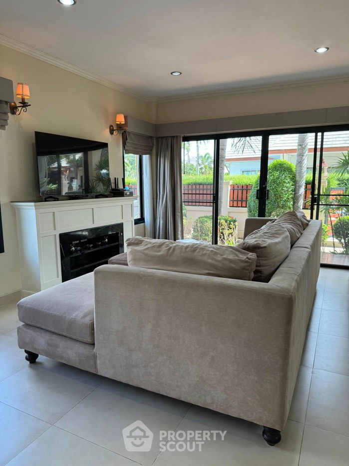 picture 3-BR Condo at Wyndham Jomtien Pattaya close to Pattaya (ID 2576401) - 8/20