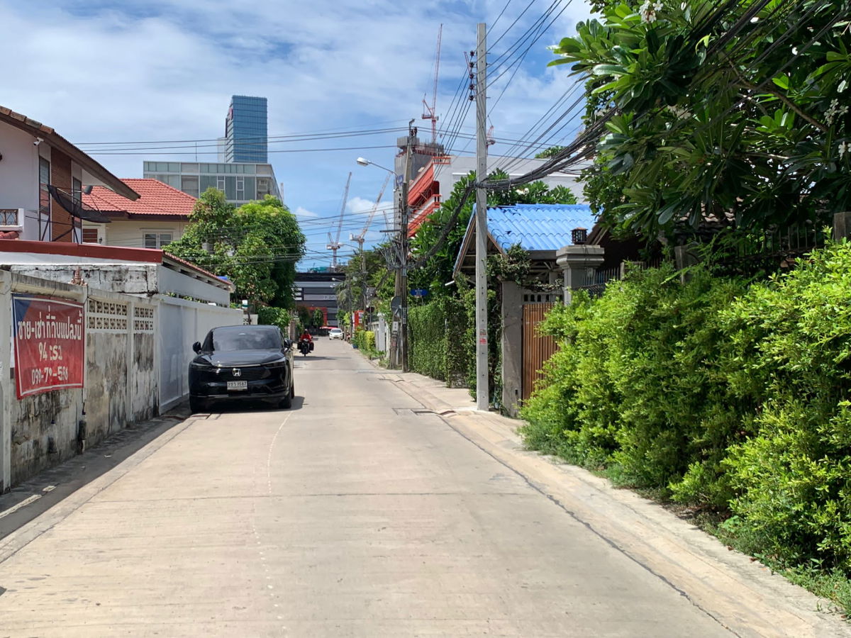 รูป บ้านให้เช่าในสุขุมวิท ซอย 64 ทำเลดี ใกล้ BTS เดินทางสะดวก - รูปที่ 3/6