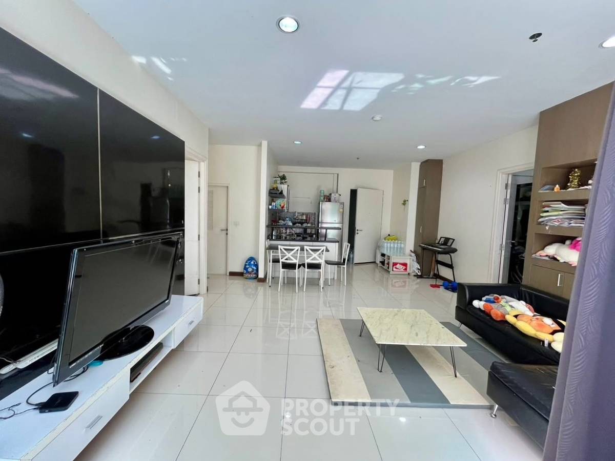 picture 2-BR Condo at The Fourwings Residence in Hua Mak (ID 2578469) - 3/11