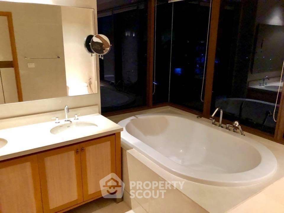 picture 3-BR Condo at The Emporio Place near BTS Phrom Phong (ID 2579936) - 14/19