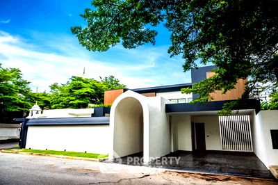 Houses for sale Chonburi : 7-BR Villa at Nagawari Pool Villas close to Pattaya (ID 2579481)