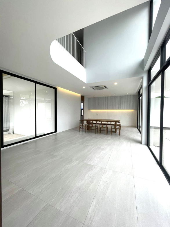 picture Two-story pool villa for rent with 4 bedrooms,5 toilets and 1 kitchen. - 4/8