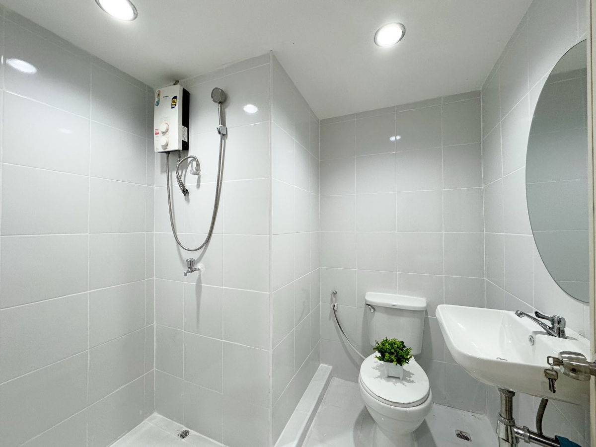 picture G8836🚨中国客户,请加微信。(在联系方式的旁边) 🅵🅾🆁 🆁🅴🅽🆃 Ratchada Prestige 🅻🅸🅽🅴 ❤️💜@condopremium💜❤️Ready to move in ⬛🟨 📞 065 695 3645🟨⬛ - 6/7