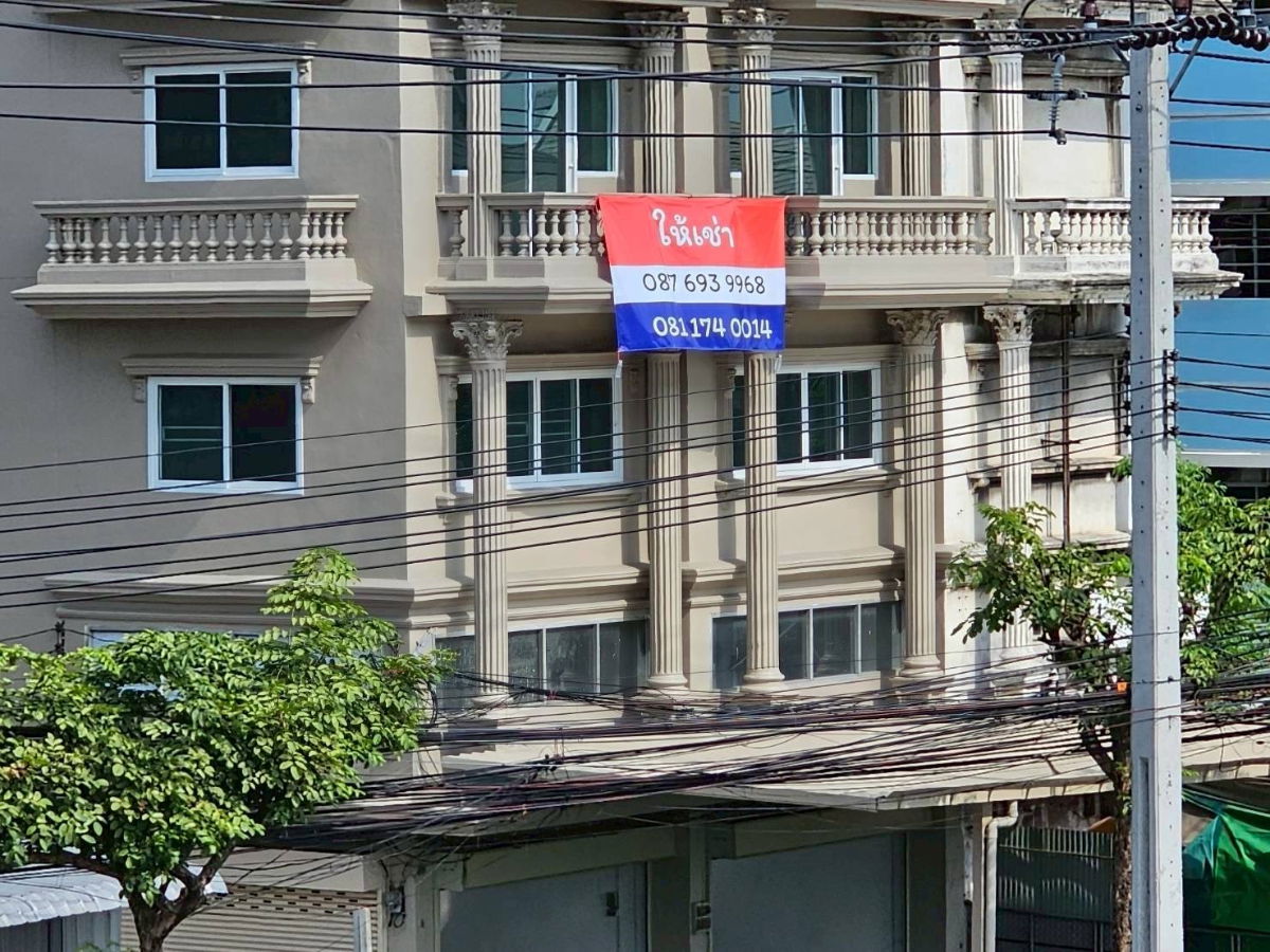 รูป ให้เช่าอาคารพาณิชย์ 2 ห้อง 4 ชั้นครึ่ง ติดบิ๊กซีบางปะกอก ติดถนนสุขสวัสดิ์ 47 ตร.ว 432 ตร.ม ราคา 65,000 บาทต่อเดือน - รูปที่ 2/9