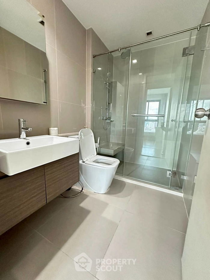 picture 2-BR Condo at Quinn Condo Ratchada 17 near MRT Sutthisan (ID 2578953) - 5/9