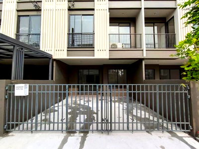 เช่าทาวน์โฮม เขตสวนหลวง : HR3202 Sale & Rent: Modern Townhome "Cherkoon Sukhumvit 77" แต่งครบ เครื่องใช้ไฟฟ้าเกรดพรีเมียม พร้อมหิ้วกระเป๋าเข้าอยู่