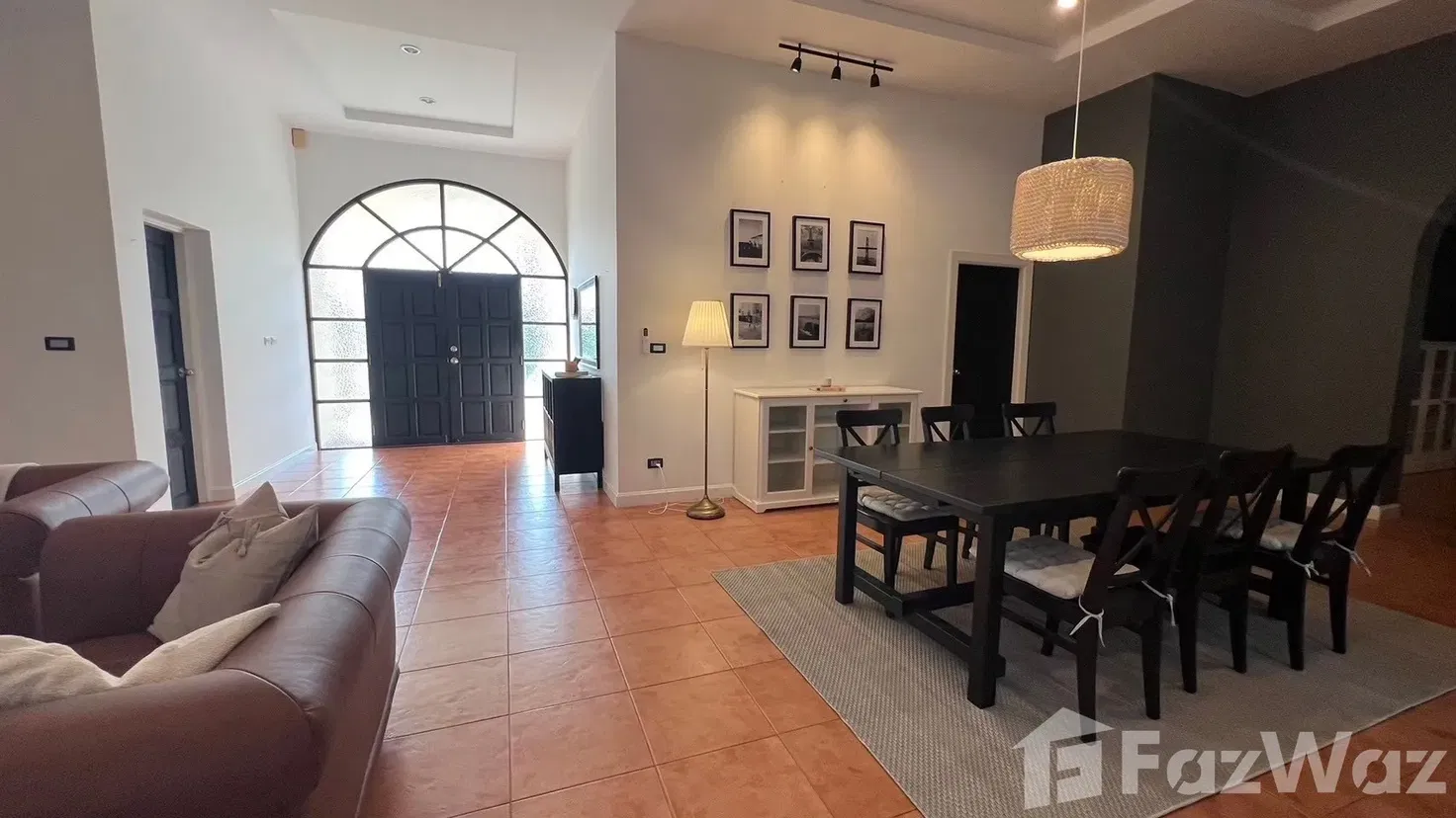 picture A Very high specified house with as new quality furniture 5998521 - 7/15