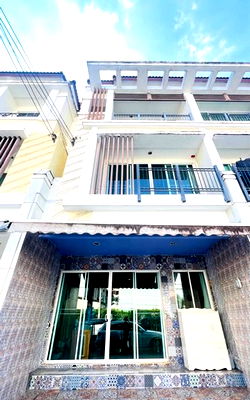 ทาวน์โฮมให้เช่า : HR3206Modern Townhome & Home Office | บ้านกลางเมือง เกษตร-นวมินทร์ 2 [Ready to Move In] | ทำเลดีติดถนนเมน | เข้า-ออกได้ 2 เส้นทางหลัก
