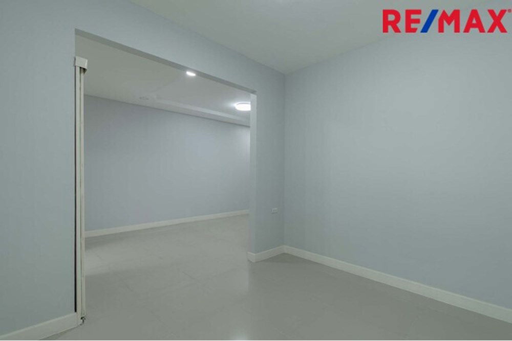 รูป [920091012-101] ขายทาวน์เฮ้าส์ TheColors Kanchanaphisek-Ratchapruek - รูปที่ 6/18