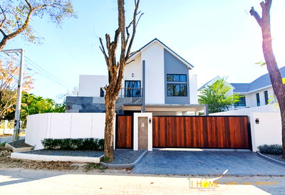 Houses for sale Donkaew Sub District Admin : Premium two-story pool villa for sale  4 bedrooms 5 bathrooms and 2 parkings.
