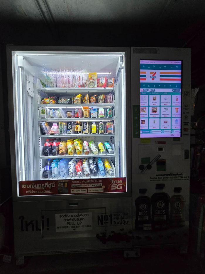 picture Newly Renovated 2-Bedroom Condo Ready-to-Move In: The Issara Ladprao Comfortably Spacious Fully Furnished - 37/43