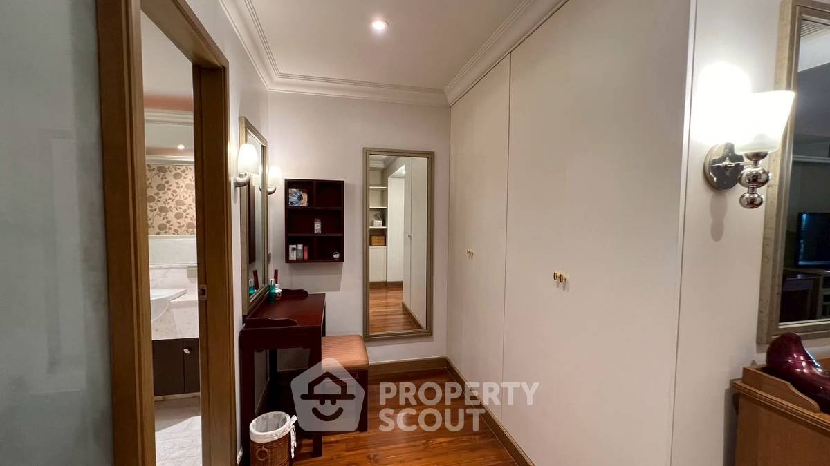 picture 2-BR Condo at Sathorn Park Place Condominium near MRT Lumphini (ID 2576948) - 5/10