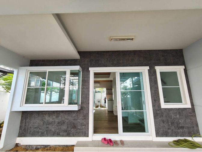 ให้เช่าทาวน์โฮม 3 ห้องนอน 137 ตร.ม. 21 ตร.ว. อินดี้ บางนา - รามคำแหง 2