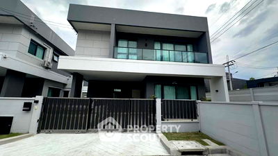 Houses for rent : 4-BR House at Centro Bangna in Bang Kaeo (ID 2579985)