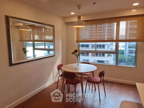 2-BR Condo at Condo One X Sukhumvit 26 near BTS Phrom Phong (ID 2579626)