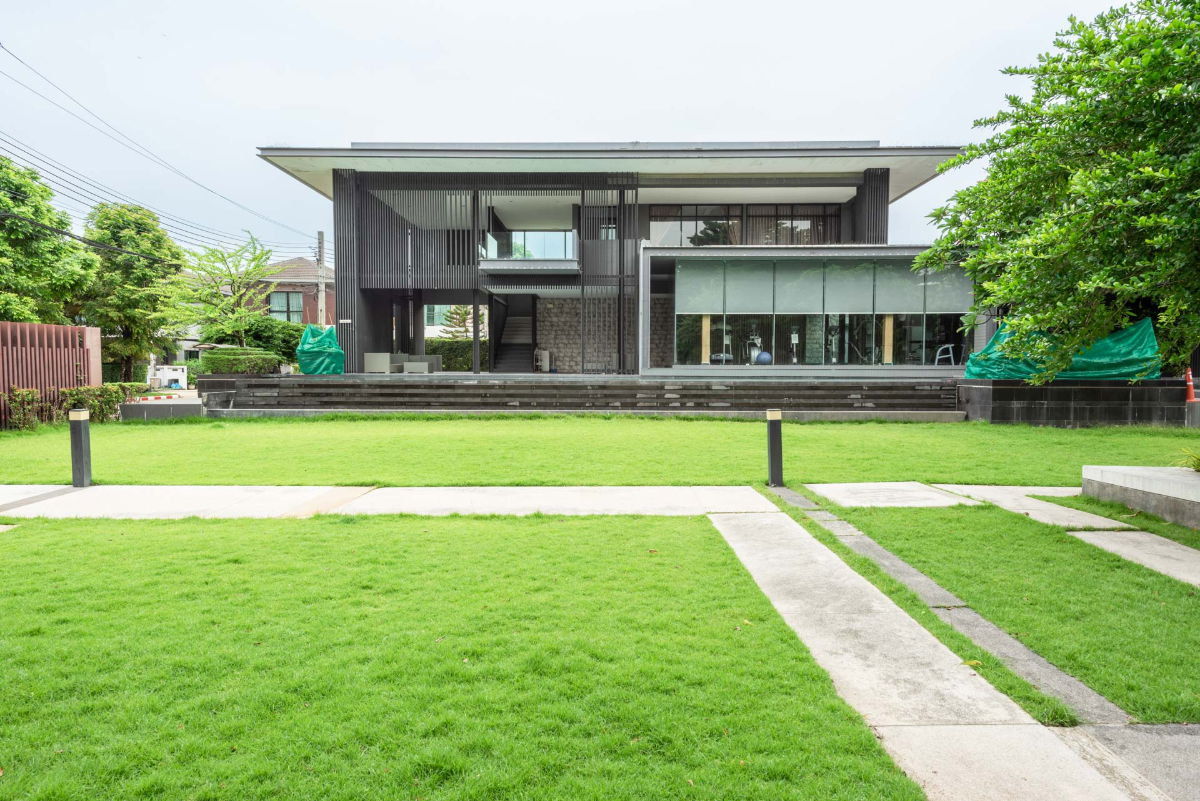 picture Luxury Detached House at The City Ramintra | 4 Bedrooms 4 Bathrooms | 275 Sq.m. | Price 9.9 Million THB - 14/17