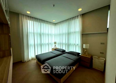 Condos for sale : 2-BR Condo at Chatrium Riverside Condominium near BTS Saphan Taksin (ID 2578656)