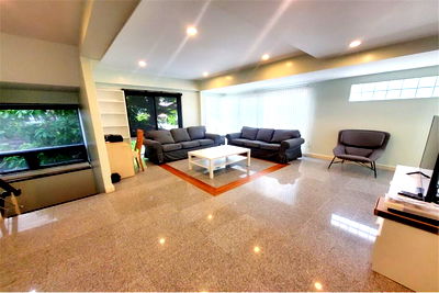 เช่าทาวน์โฮม กรุงเทพมหานคร : [920071001-14747] Townhouse for Rent with Garden | Heart of Sukhumvit | Cat-Friendly