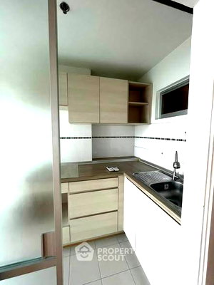 Condos for rent Silom and Sathorn Road : 2-BR Condo at Lumpini Park Riverside Rama 3 close to Phra Ram 3 (ID 2577620)