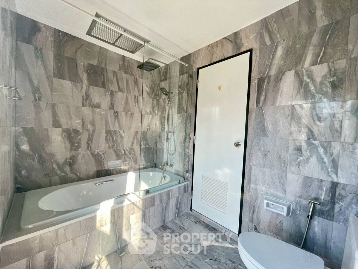 รูป คอนโด 3-ห้องนอน ที่ เกียรติธานี ซิตี้แมนชั่น ใกล้ MRT เพชรบุรี (ID 2578544) - รูปที่ 16/17