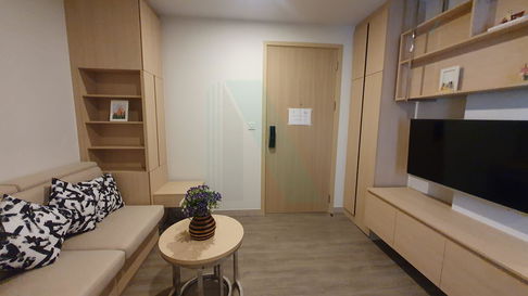 For rent, The Shade Sathorn 1, 1 bedroom, 5th floor, Building A, near Empire Tower.