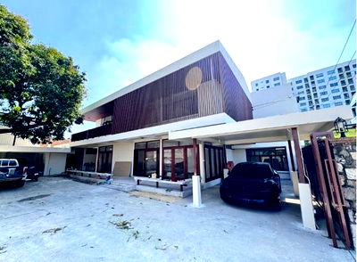 เช่าบ้านเดี่ยว ม.มหิดล เขตพญาไท : HR3208 Rare Item] Authentic Mid-Century 60s House | Charansanitwong 44 Full Renovation | 166 Sq.wa Large Land | Near Rama VIII Bridge
