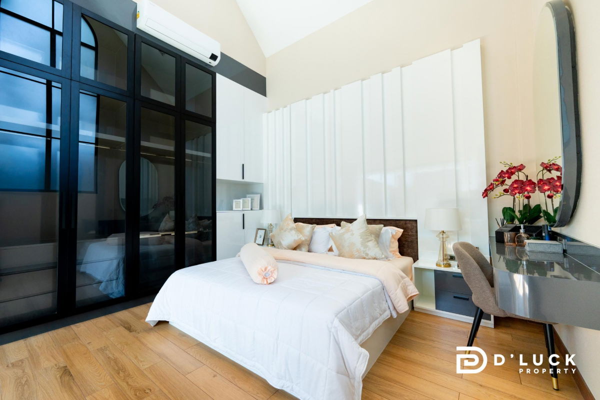 picture Luxury Pool Villa for Sale in Pattaya - European-Style starting 3 bedroom! - 13/32