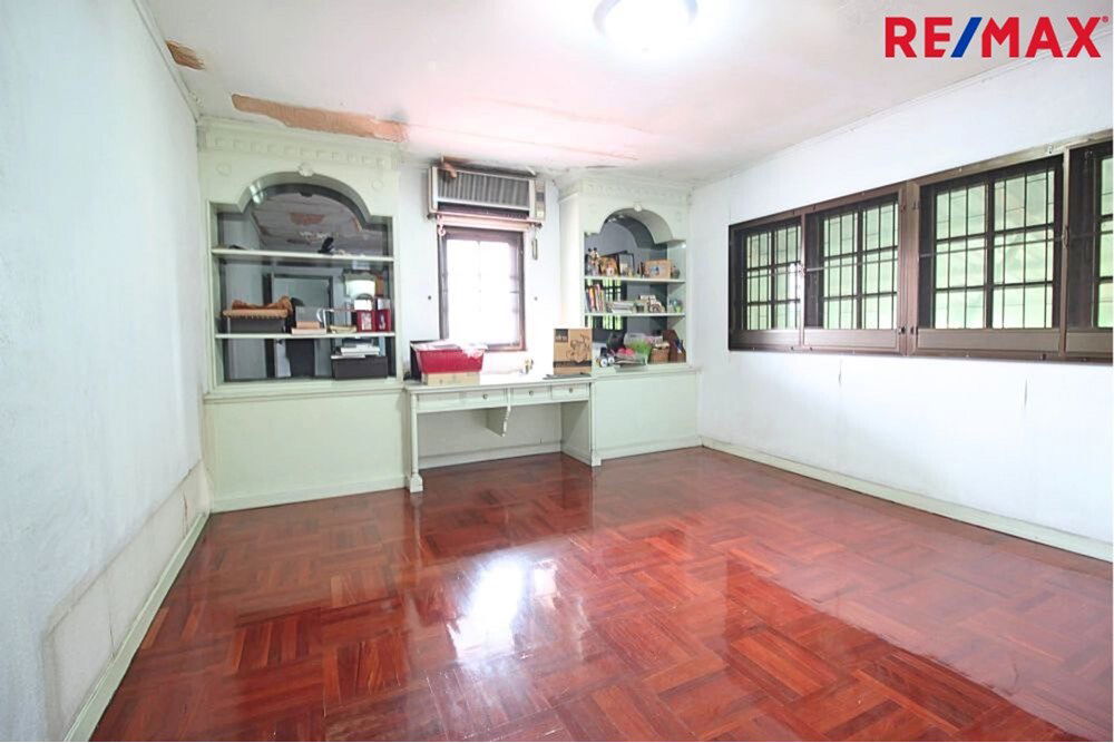 รูป [920091001-1057] บ้านเดี่ยว 2 ชั้น หมู่บ้านโกลเด้นแลนด์ Golden Land โครงการมาตรฐาน - รูปที่ 18/26