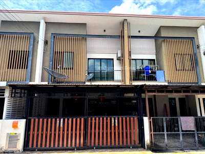 เช่าทาวน์โฮม ชลบุรี : ให้เช่าทาวน์โฮมหลังใหญ่ ม.สวนเสือปาล์มฮิลล์ สวนเสือ ศรีราชา