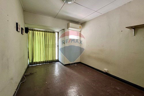 รูป [920071080-50] ทาวน์เฮาส์หรูใจกลางทองหล่อ เพียง 17.9 ล้าน! - รูปที่ 9/9