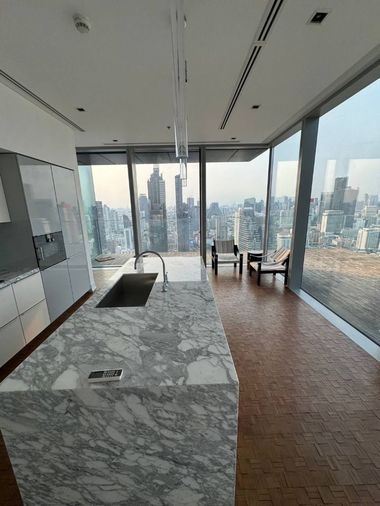 ให้เช่า The ritz carlton residence 2นอนมีระเบียงหายาก