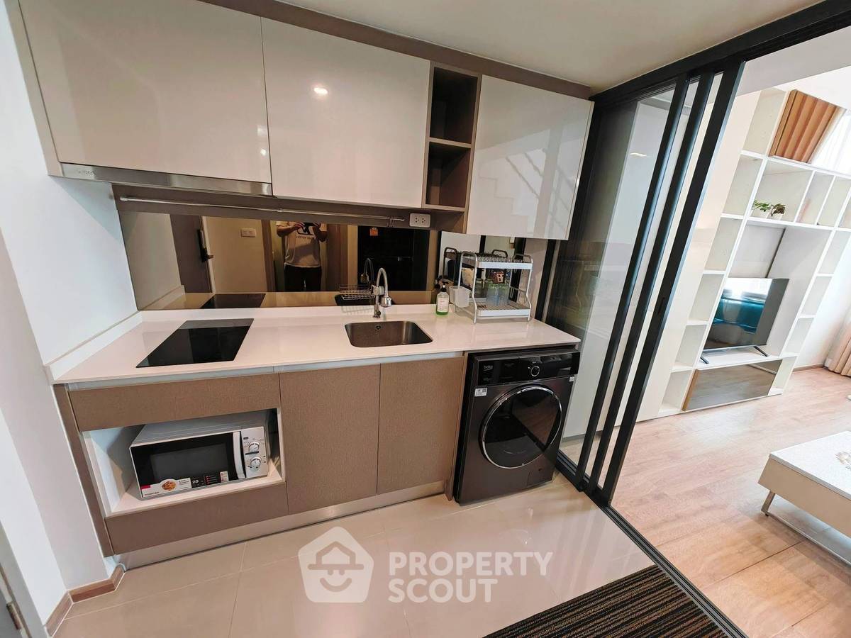 picture Studio Condo at Ideo Rama 9 - Asoke near MRT Phra Ram 9 (ID 2579207) - 9/11