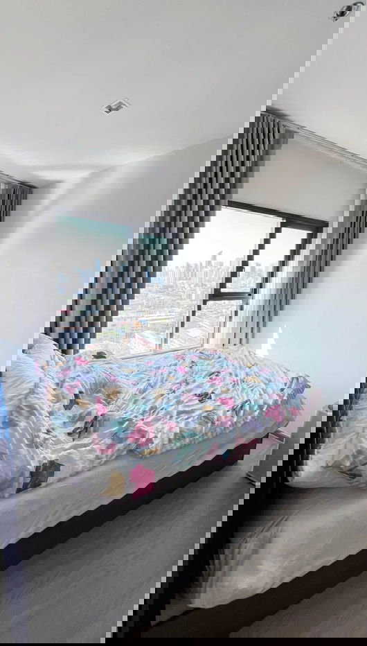 รูป The BASE Phetchaburi–Thonglor ขนาด 33 ตร.ม. ห้องมุม ใกล้ MRT เพชรบุรี และ BTS ทองหล่อ - รูปที่ 1/7